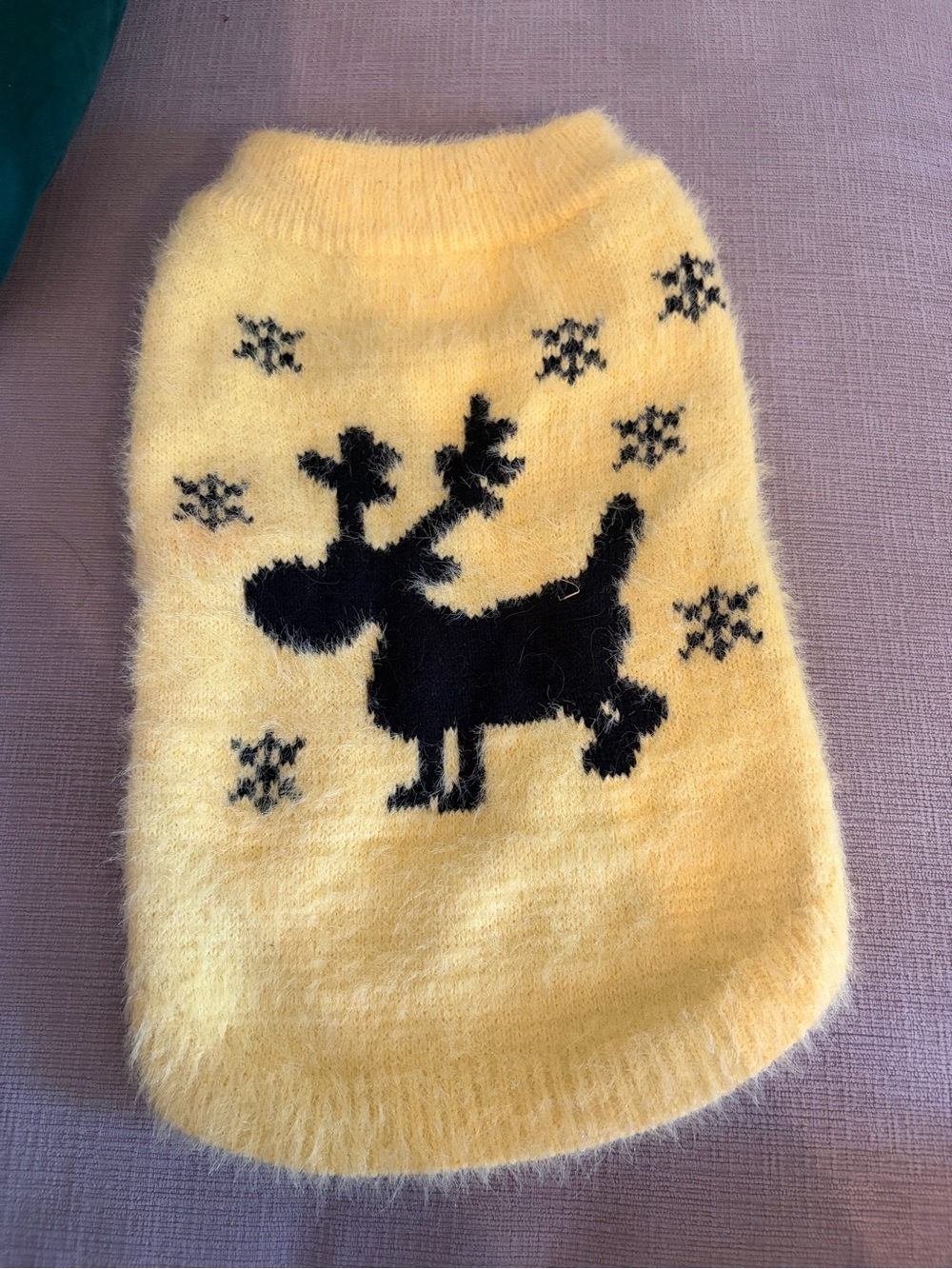 Yellow Dog Sweater with Black Reindeer Motif - Unbranded